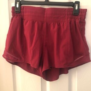Lululemon Hotty Hot High-Rise Short 2.5"